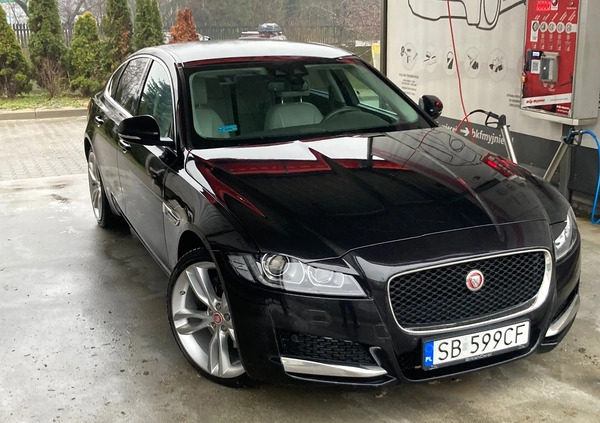 Jaguar XF cena 76999 przebieg: 148000, rok produkcji 2017 z Oświęcim małe 154